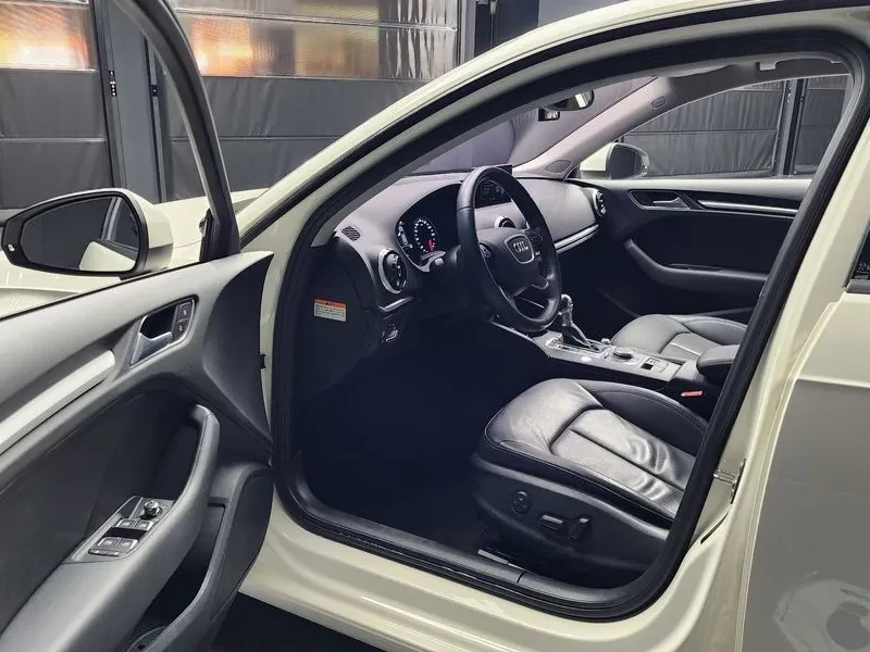 Audi A3 1.6 TDI, снимка 10 - Автомобили и джипове - 55006381