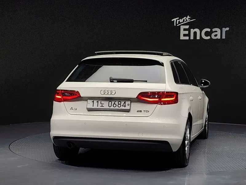 Audi A3 1.6 TDI, снимка 4 - Автомобили и джипове - 55006381