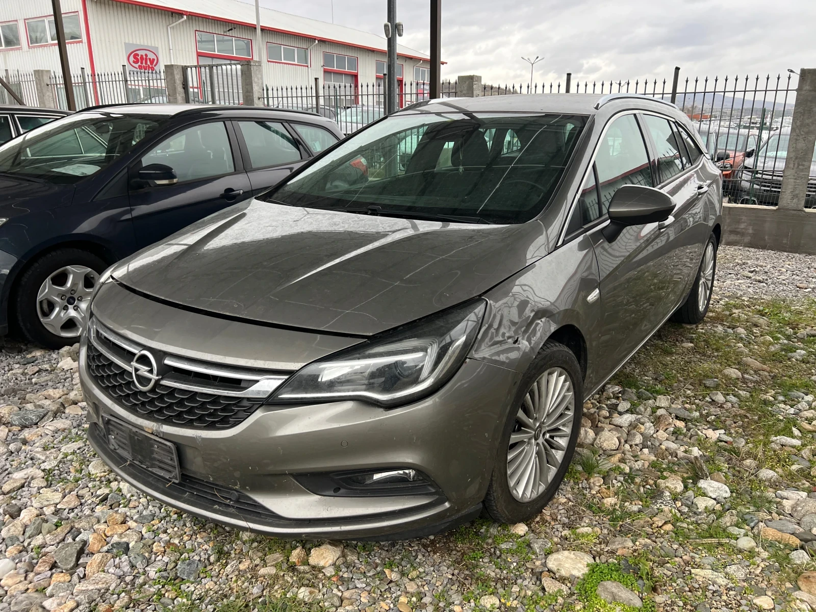 Opel Astra 1.6cdti SPORTSTOURER+ , снимка 1