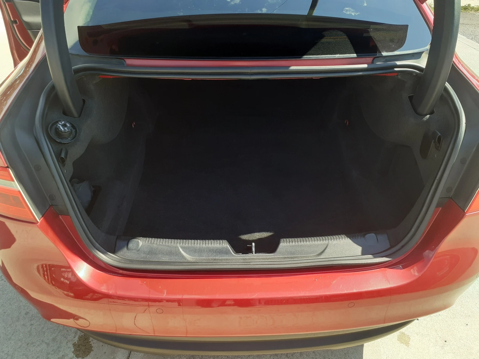 Jaguar XE 2.0d-Navi-Kamera-Euro-6B-Automat | Mobile.bg — изображение 11