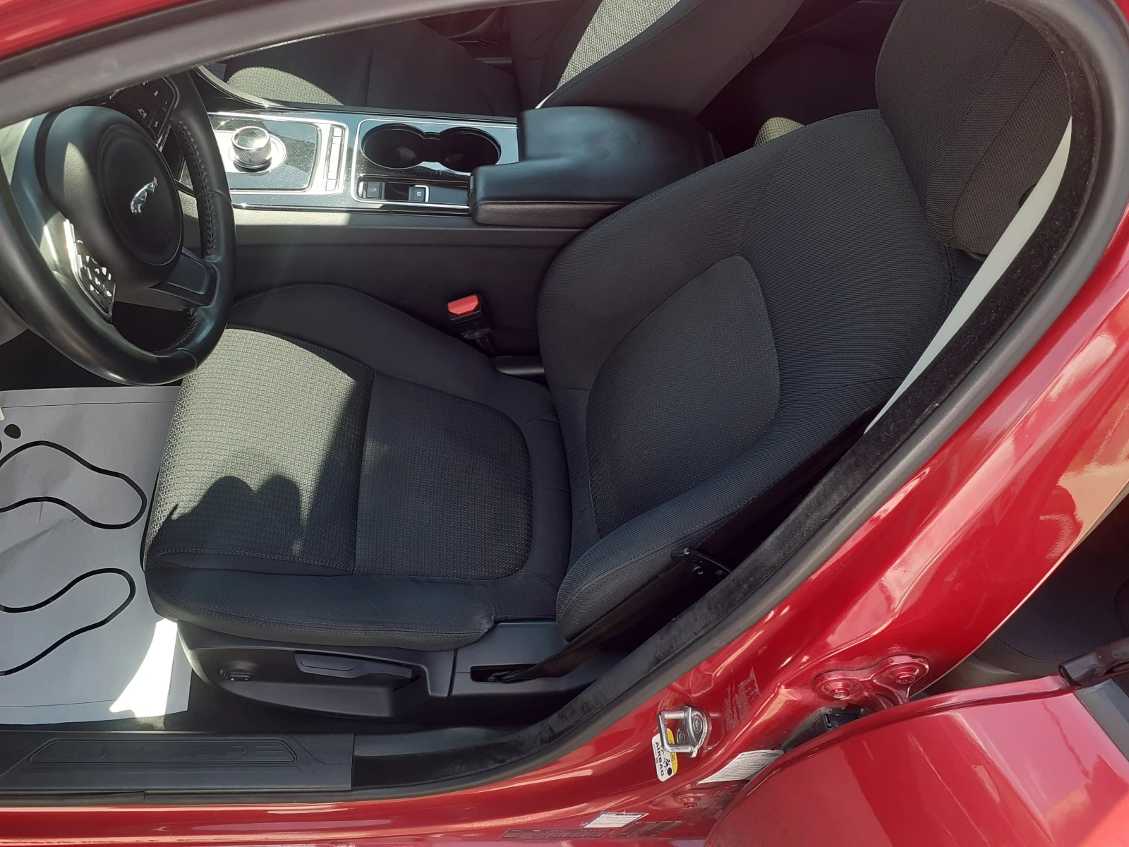 Jaguar XE 2.0d-Navi-Kamera-Euro-6B-Automat | Mobile.bg — изображение 15