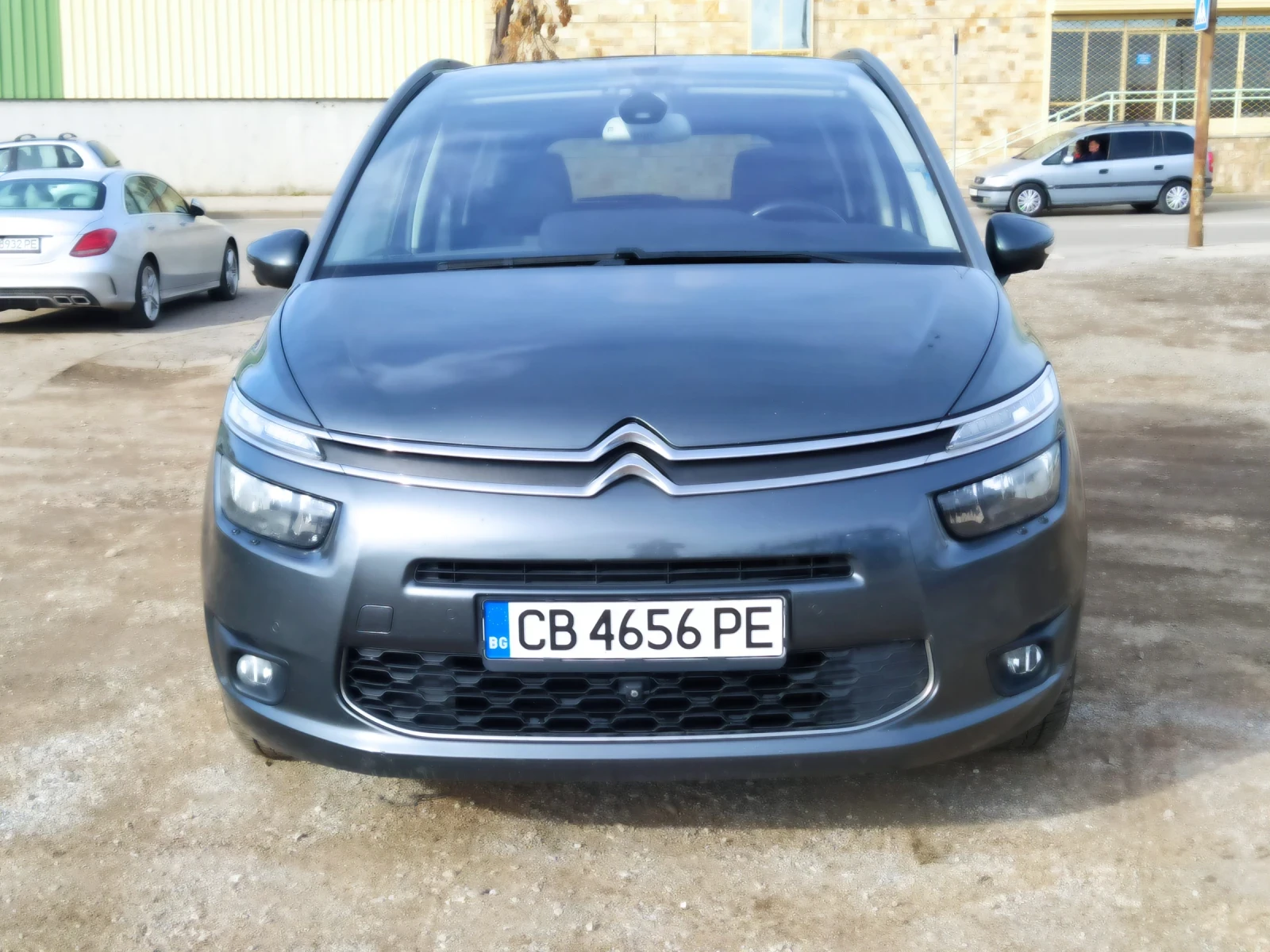 Citroen Grand C4 Picasso 1.6 HDI/115 к.с/ euro 5B - изображение 2