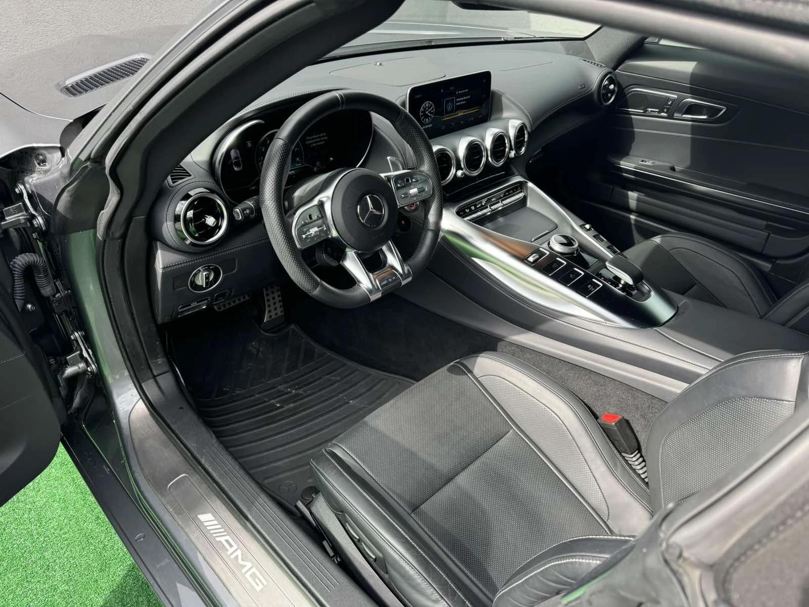Mercedes-Benz GT 4.0 V8 AMG ROADSTAR - изображение 10