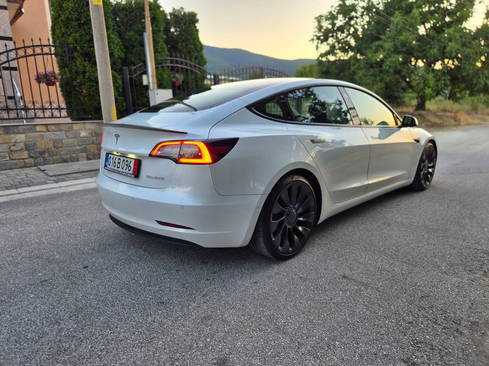 Tesla Model 3 Performance /68000km/Термо помпа/Facelift  - изображение 4