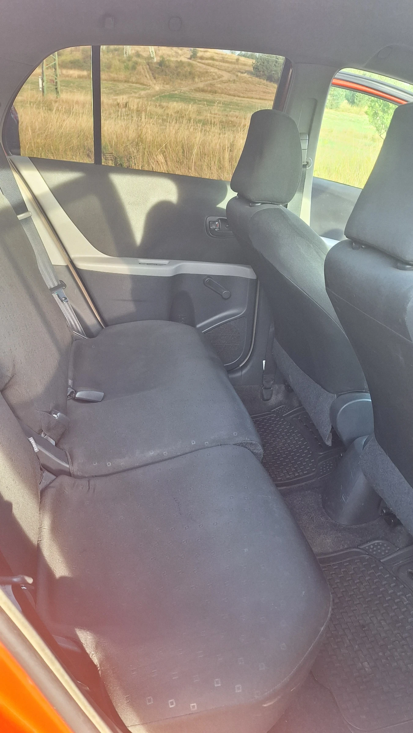 Toyota Yaris  - изображение 9