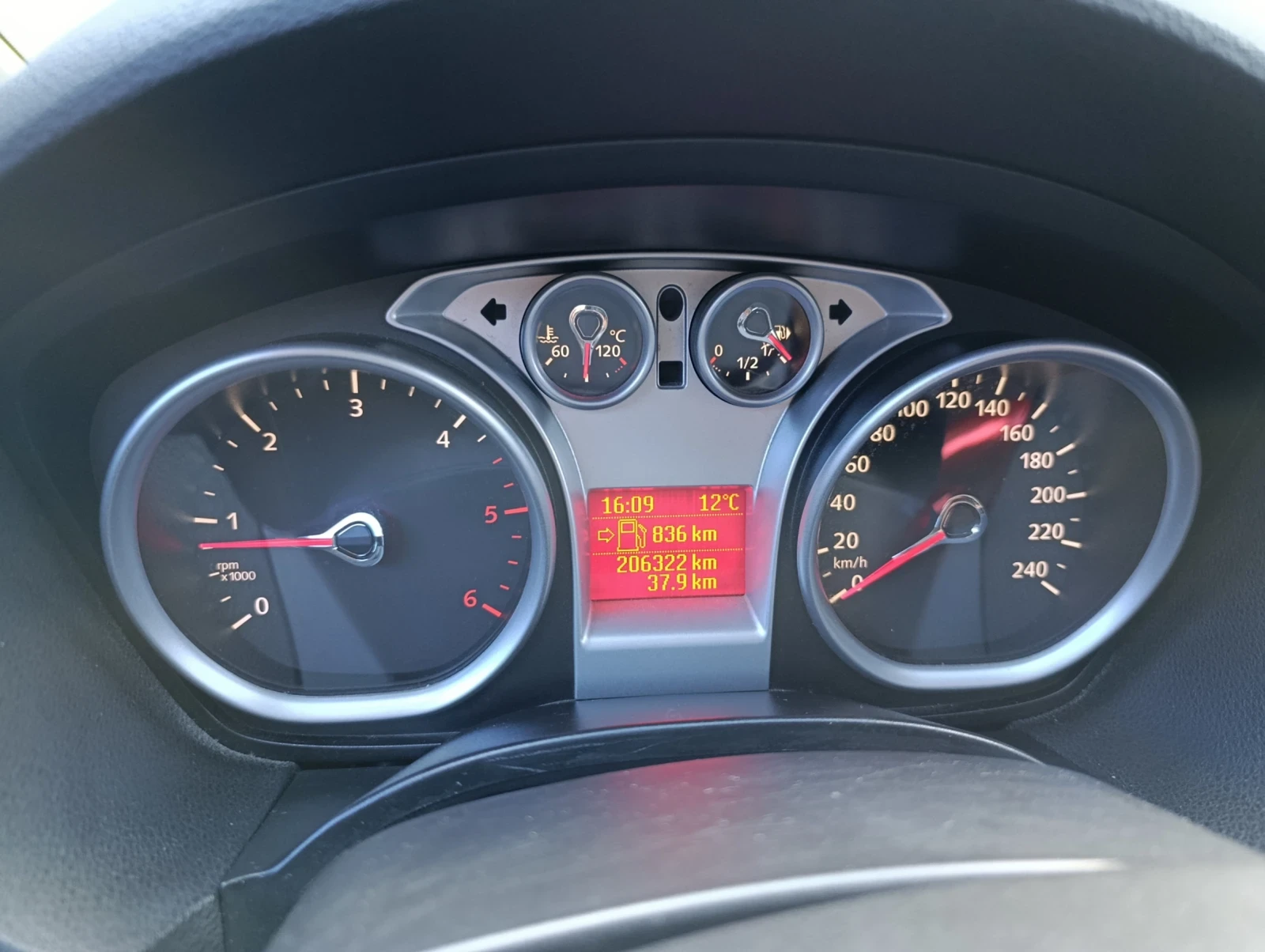 Ford C-max 1.6 TDCI (2010) - изображение 8