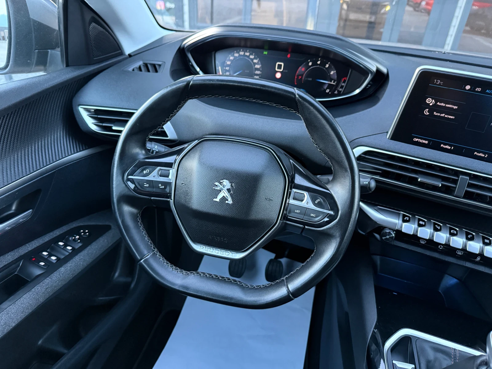 Peugeot 3008 1.2 бензин! Реални километри! ПЕРФЕКТЕН!, снимка 8 - Автомобили и джипове - 53866436