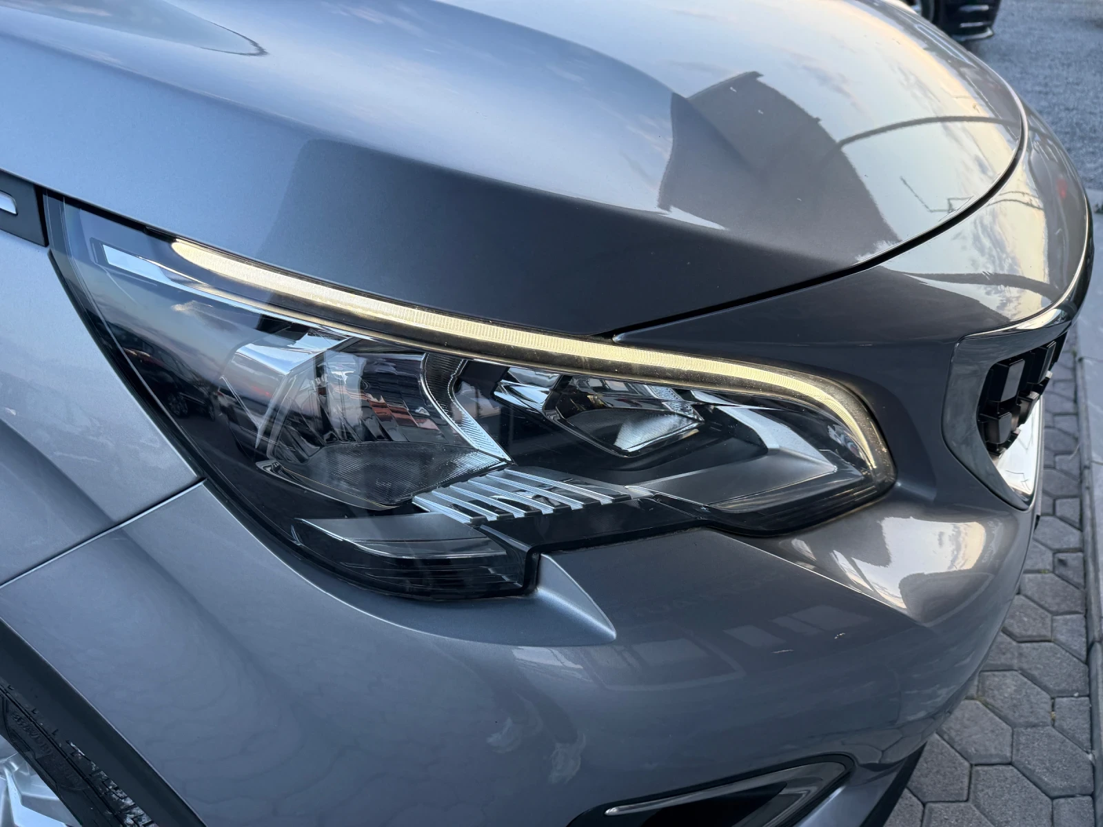 Peugeot 3008 1.2 бензин! Реални километри! ПЕРФЕКТЕН!, снимка 12 - Автомобили и джипове - 53866436