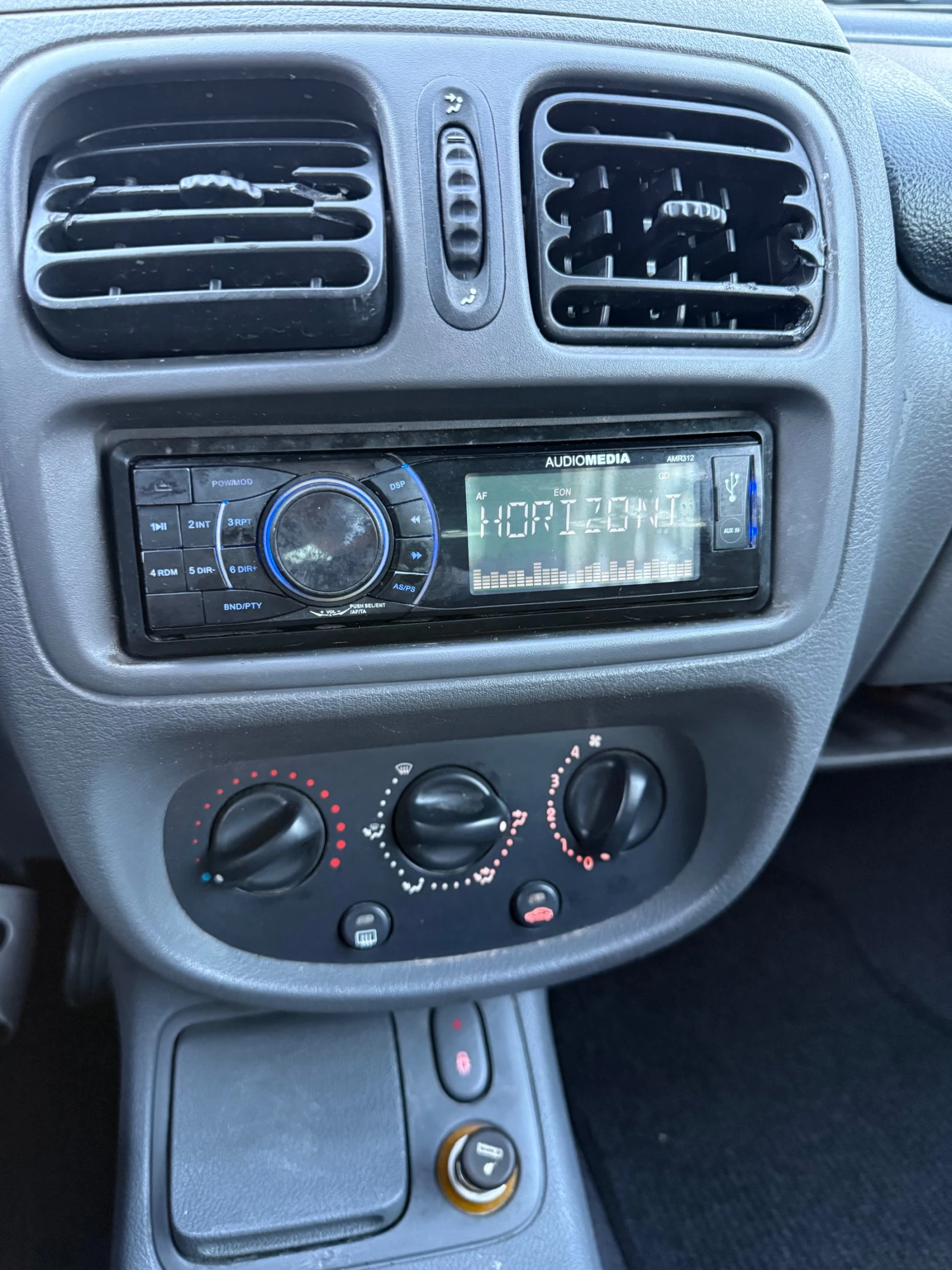 Renault Clio, снимка 8 - Автомобили и джипове - 53869675