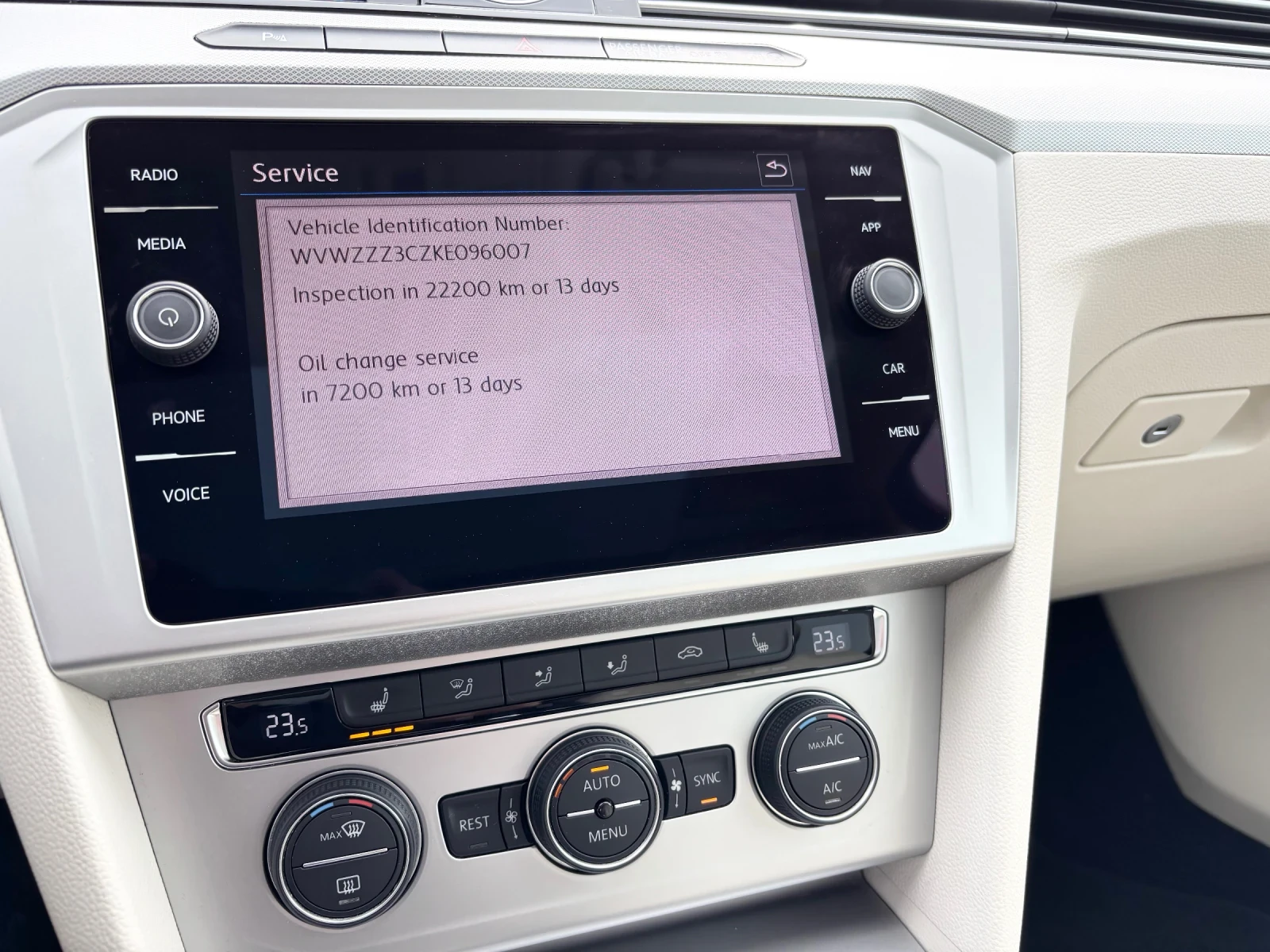 VW Passat     B8 DSG 7 PANORAMA ACC LED DAS WELTAUTO | Mobile.bg � ����������� 16