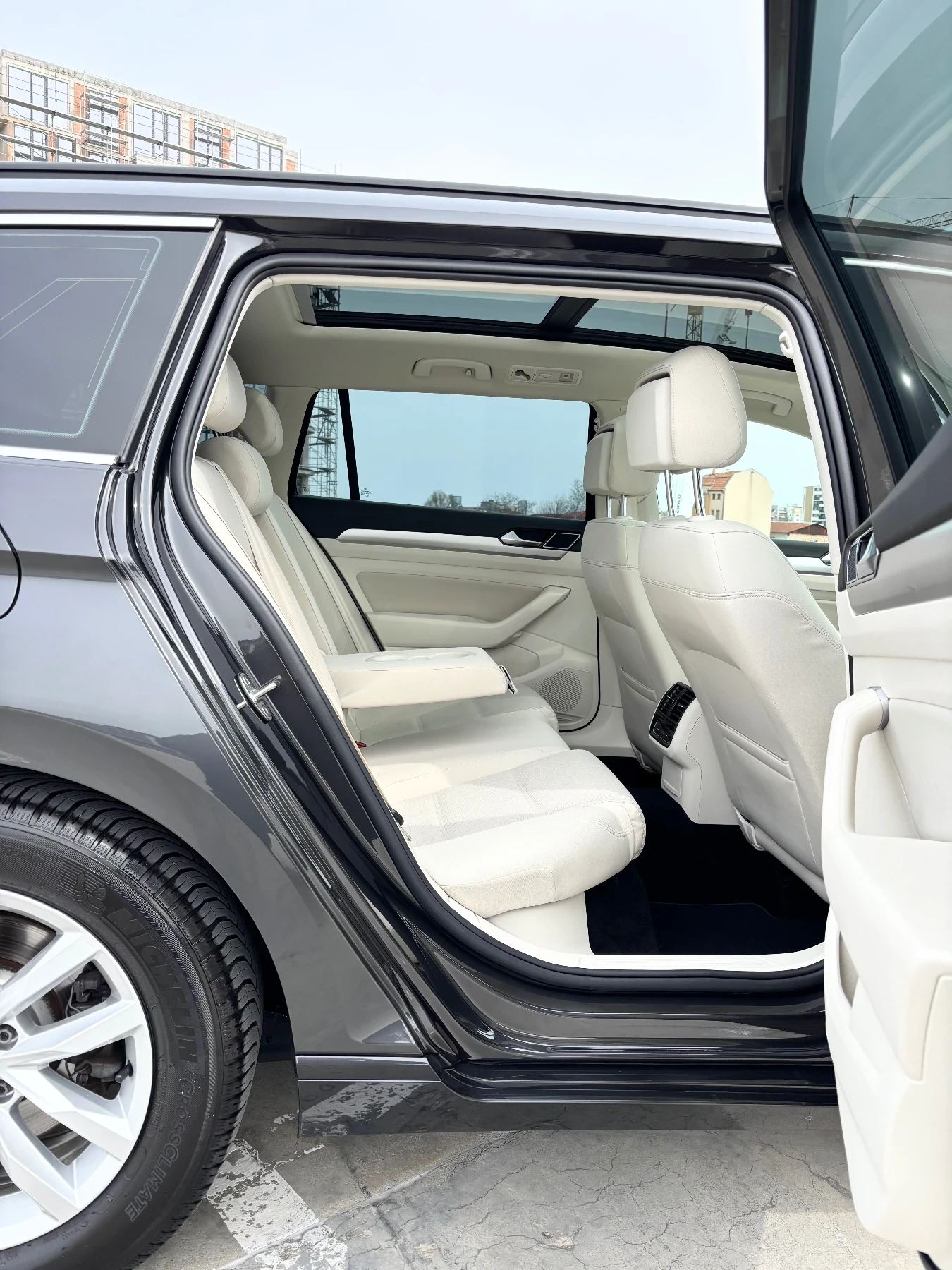 VW Passat     B8 DSG 7 PANORAMA ACC LED DAS WELTAUTO | Mobile.bg � ����������� 12