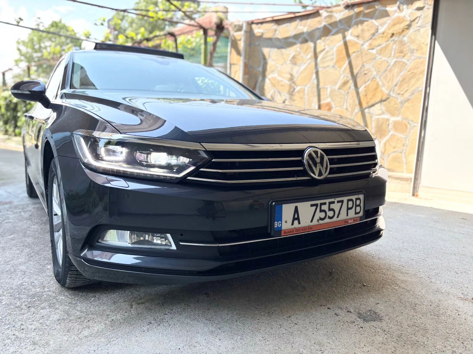 VW Passat CL TDI FSH DSG 7 PANORAMA ACC LED N1 DAS WELTAUTO, снимка 2 - Автомобили и джипове - 54514991