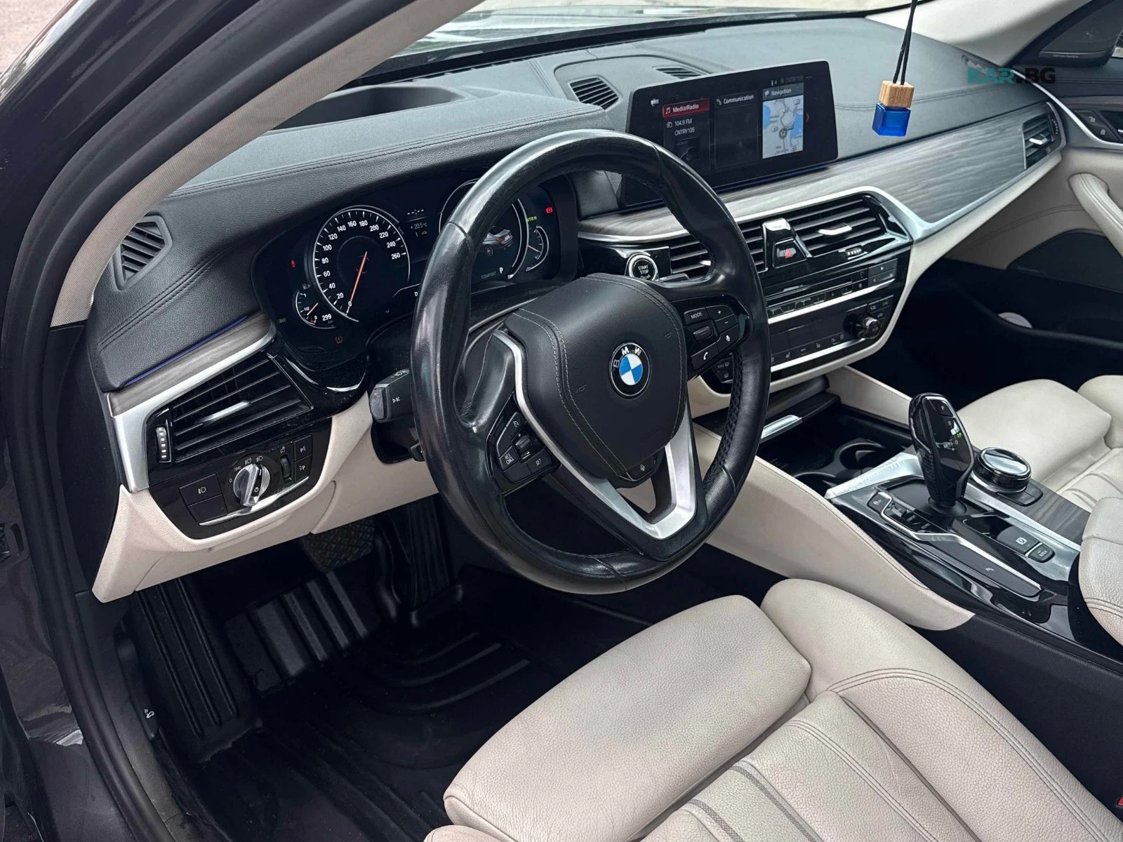 BMW 530 LUXURY *  Harman Kardon * АвтоКредит * (ЦЕНА ДО БГ, снимка 6 - Автомобили и джипове - 55071494