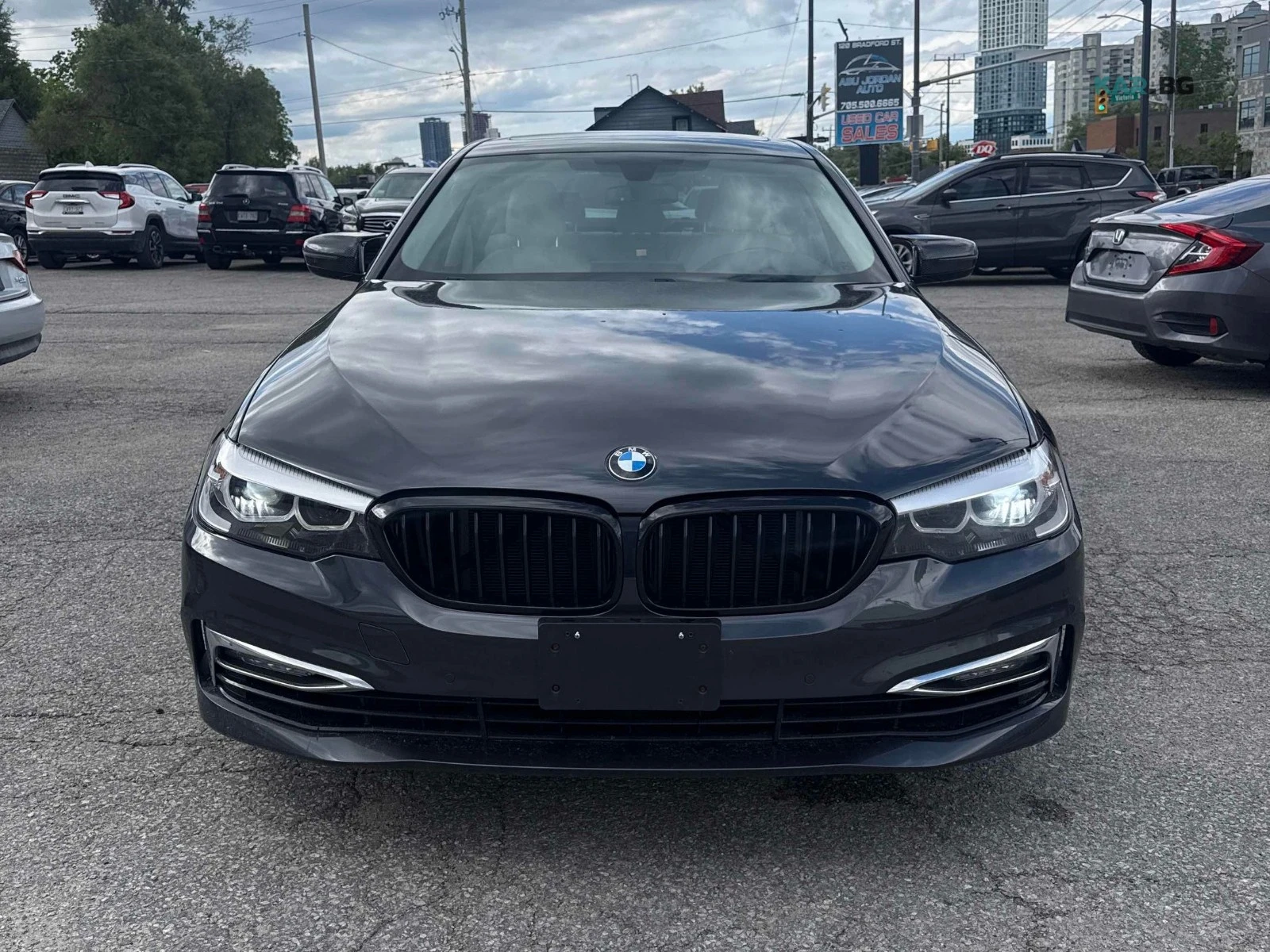 BMW 530 LUXURY *  Harman Kardon * АвтоКредит * (ЦЕНА ДО БГ, снимка 2 - Автомобили и джипове - 55071494