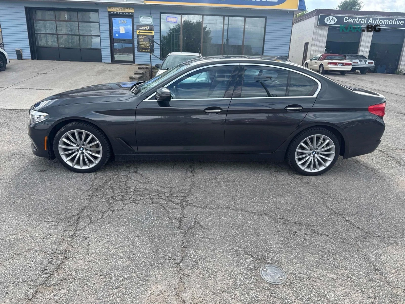 BMW 530 LUXURY *  Harman Kardon * АвтоКредит * (ЦЕНА ДО БГ, снимка 3 - Автомобили и джипове - 55071494