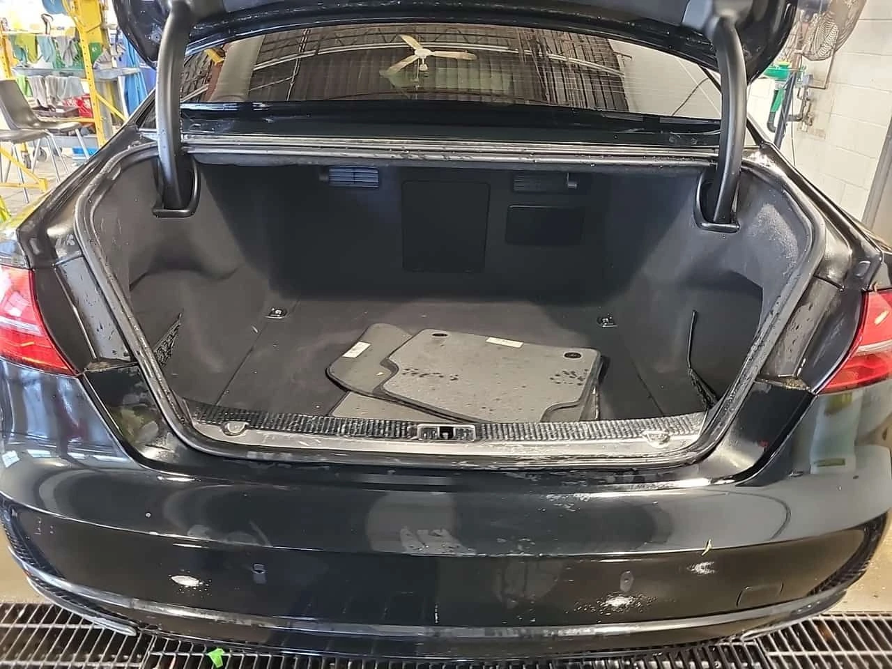 Audi A8  4.0T  CARFAX | DISTRONIC | 360 | HEAD-UP | MASSAG, снимка 6 - Автомобили и джипове - 55102017
