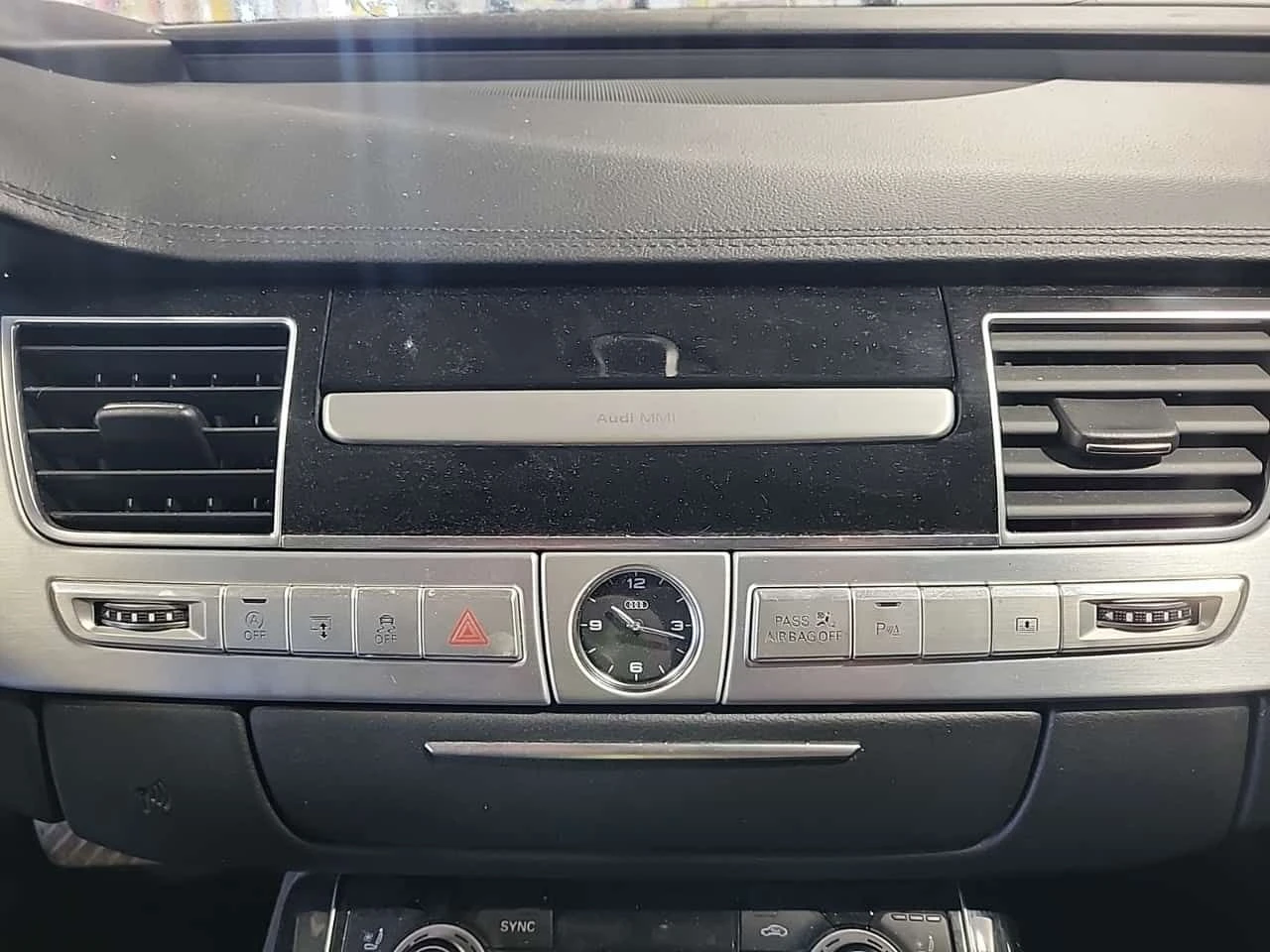 Audi A8  4.0T  CARFAX | DISTRONIC | 360 | HEAD-UP | MASSAG, снимка 13 - Автомобили и джипове - 55102017