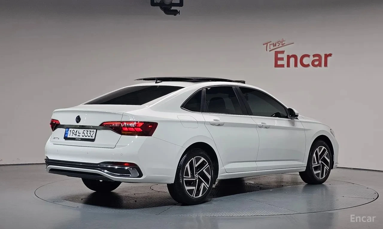 VW Jetta * 7thGenaration* , снимка 2 - Автомобили и джипове - 55120549