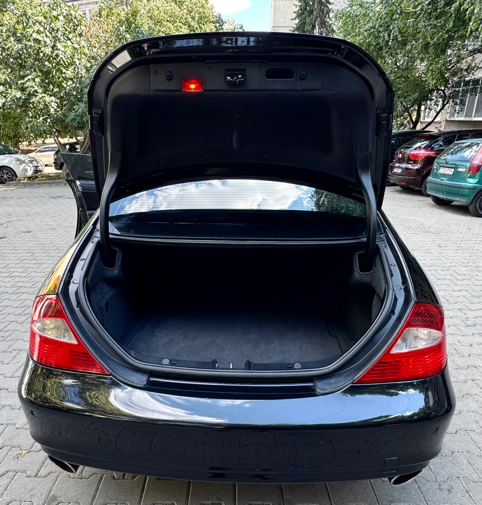 Mercedes-Benz CLS 500 5.0 Бензин, снимка 13 - Автомобили и джипове - 55720520