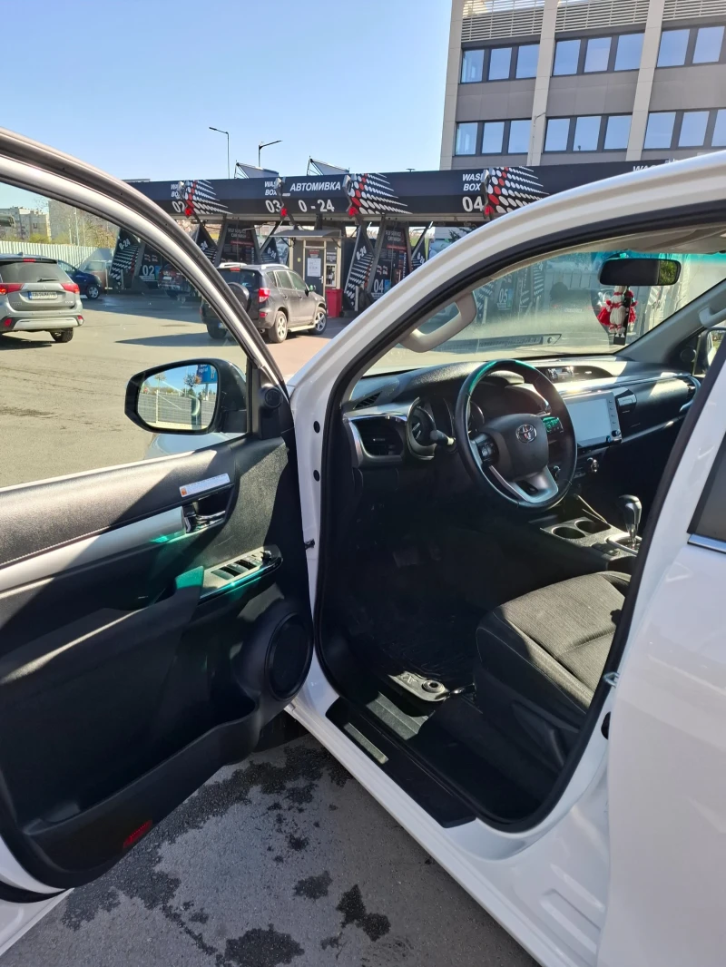 Toyota Hilux, снимка 8 - Автомобили и джипове - 52664218