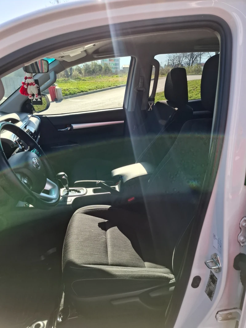 Toyota Hilux, снимка 9 - Автомобили и джипове - 52664218