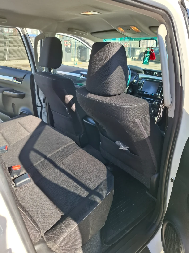 Toyota Hilux, снимка 12 - Автомобили и джипове - 52664218