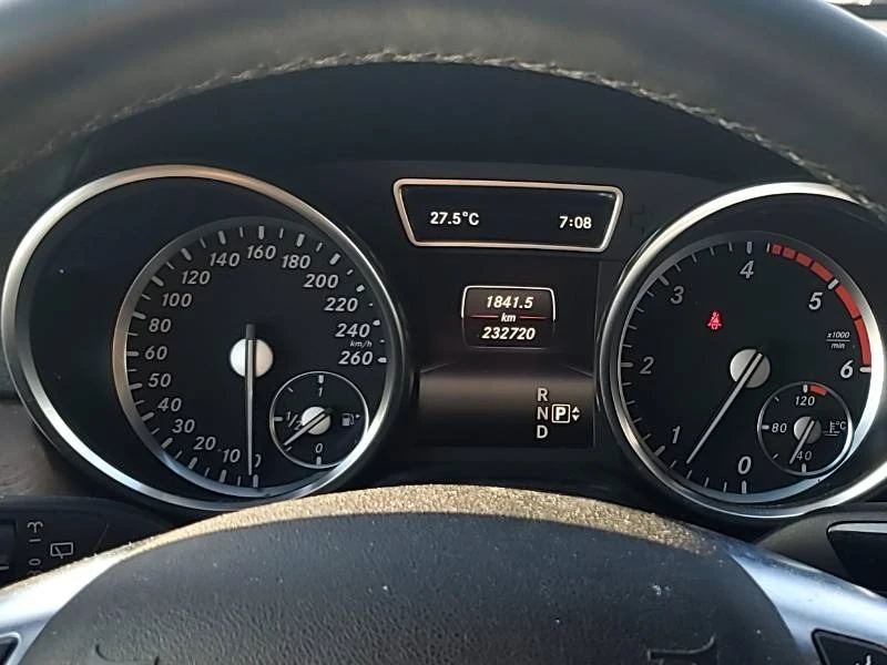 Mercedes-Benz GL 350 * BLUETEC * 7 МЕСТЕН * ЩОРИ * PANO * ПОДГРЕВ * КАМ, снимка 9 - Автомобили и джипове - 54834954