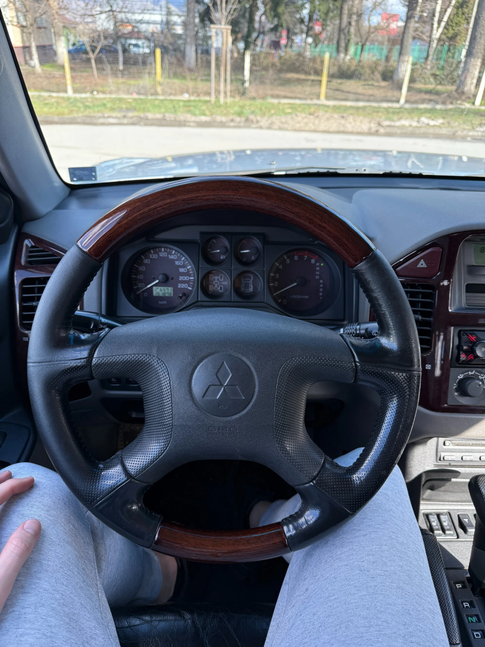 Mitsubishi Pajero 3.5 GDI ГАЗ - изображение 10