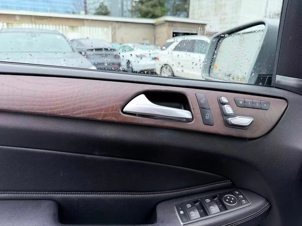 Mercedes-Benz GLE 350 350d* ПАМЕТ* HARMAN KARDON* ПАНОРАМА* КОЖА* КАМЕРА, снимка 16 - Автомобили и джипове - 53745662