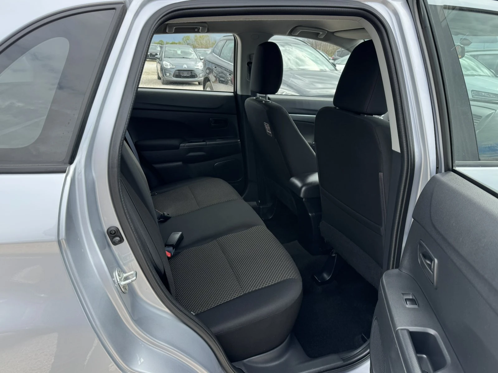 Mitsubishi ASX 1.6I GAZ, снимка 13 - Автомобили и джипове - 54025996