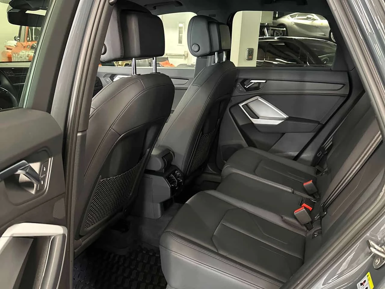 Audi Q3 Komfort  CARFAX | Mobile.bg � ����������� 10