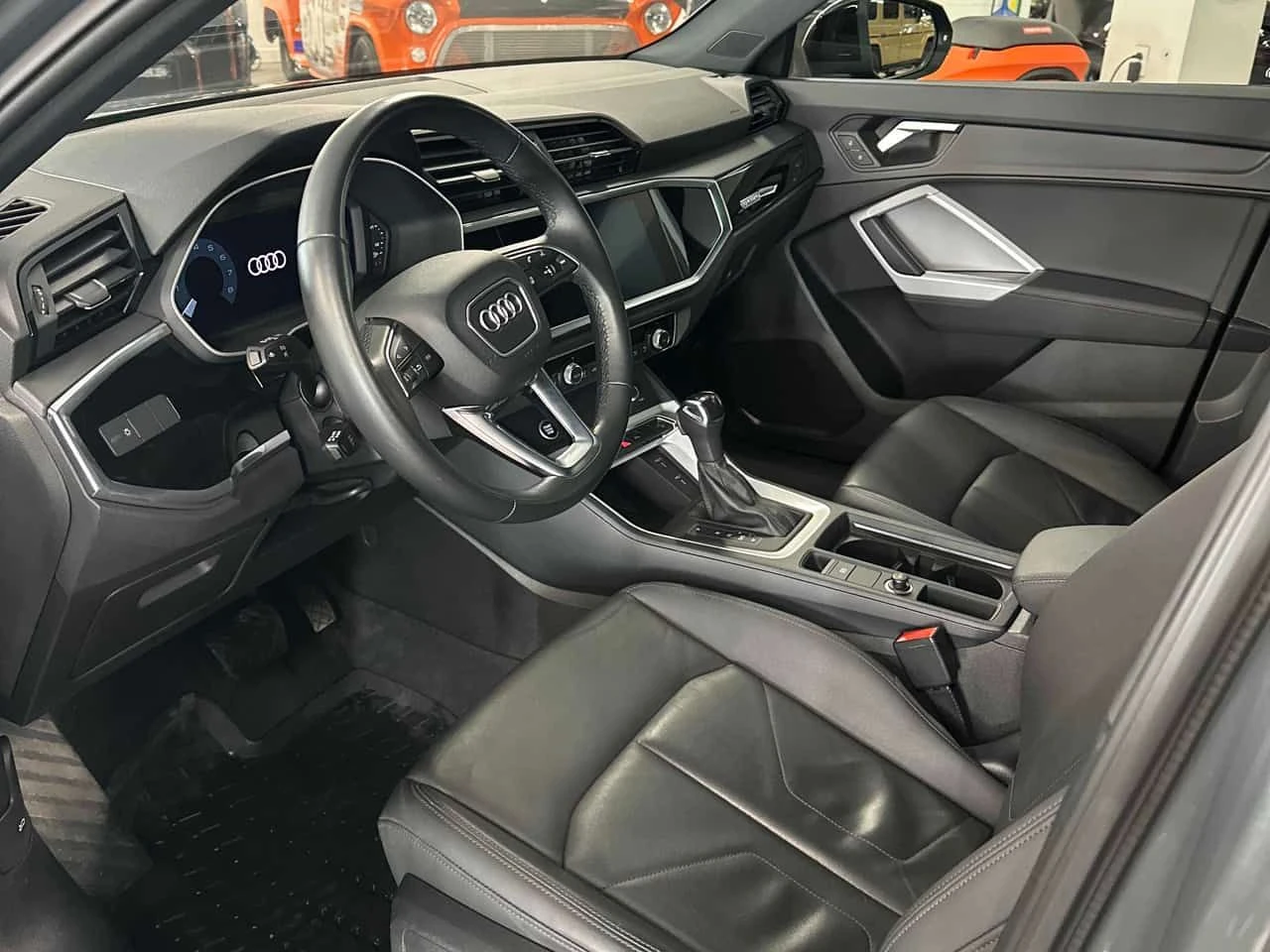 Audi Q3 Komfort  CARFAX | Mobile.bg � ����������� 5
