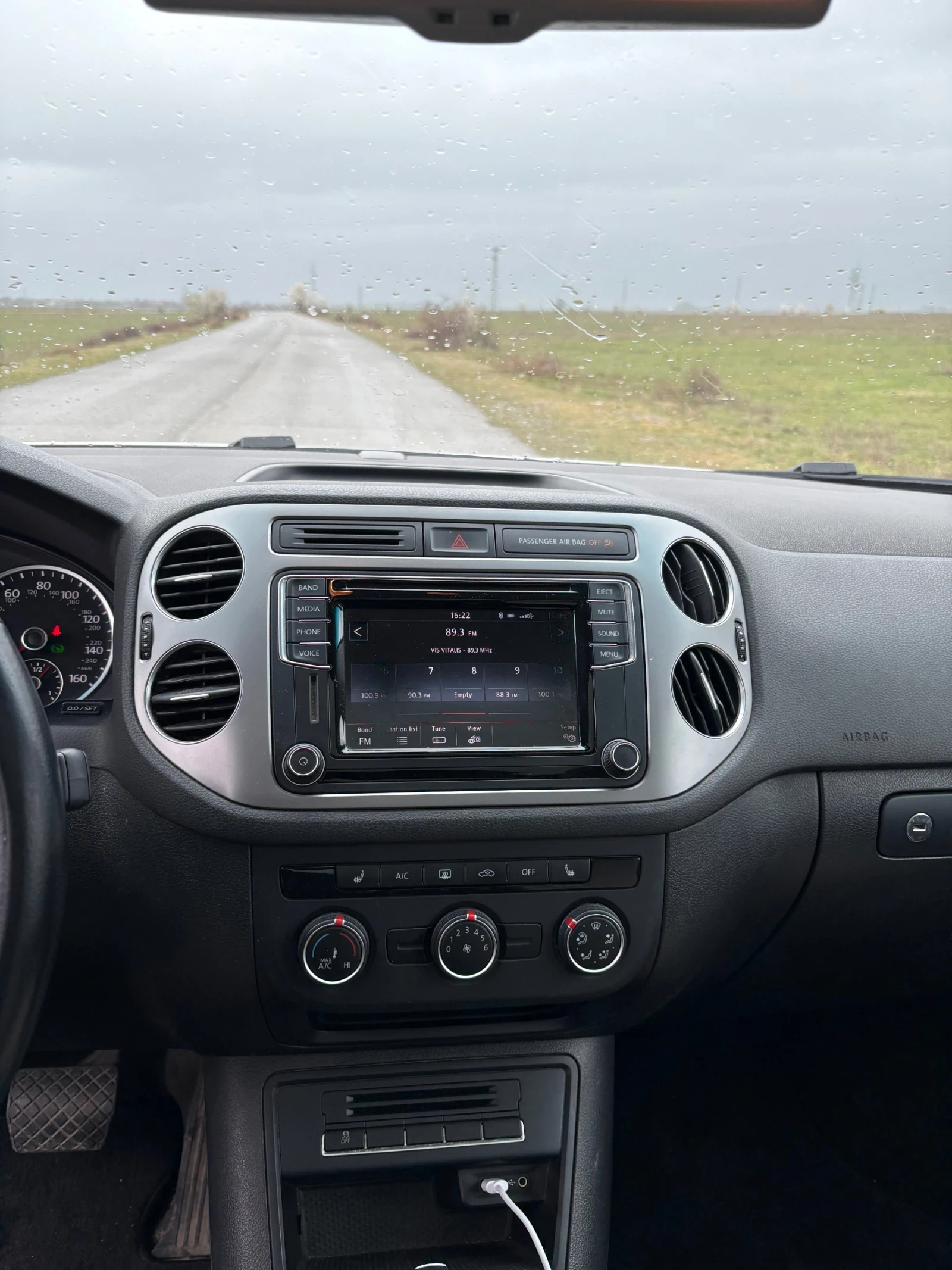 VW Tiguan 2.0 TSI 4motion Wolfsburg edition , снимка 10 - Автомобили и джипове - 54069566