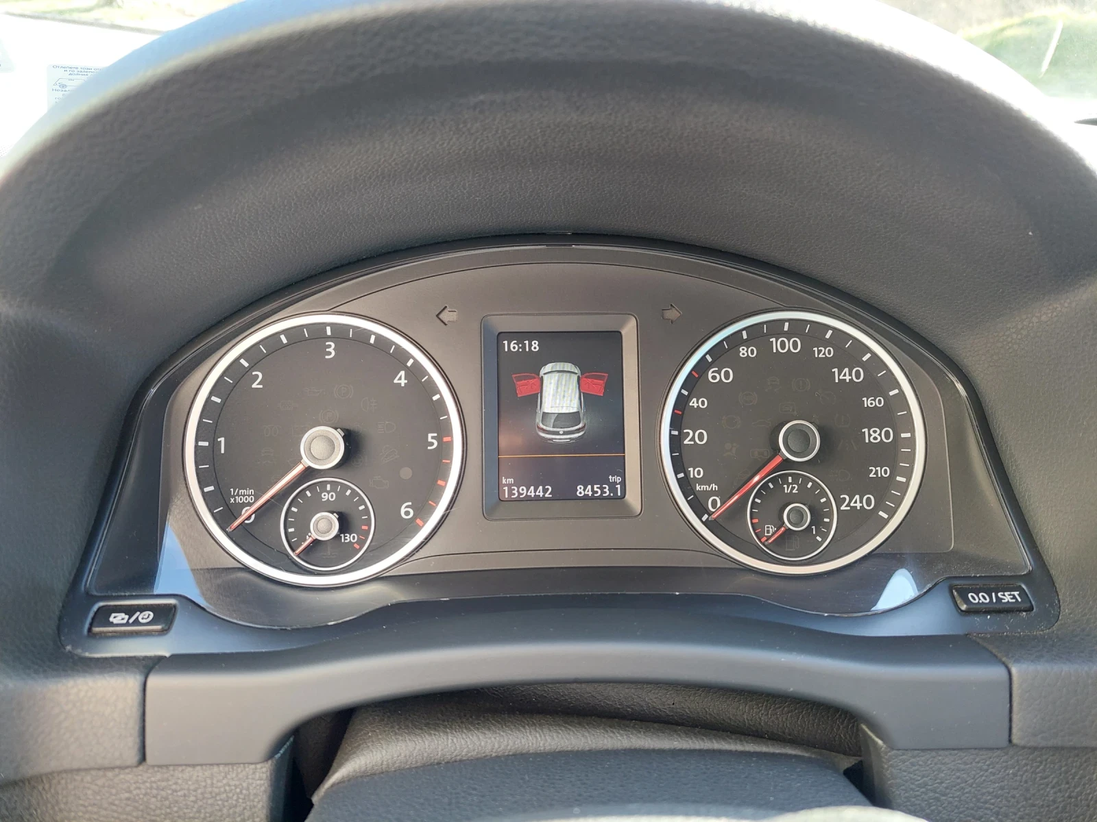 VW Tiguan  CUP/2.0 TDI/184к.с/4x4/AVTOMAT/19ц. НОВИ ГУМИ, снимка 7 - Автомобили и джипове - 54126406