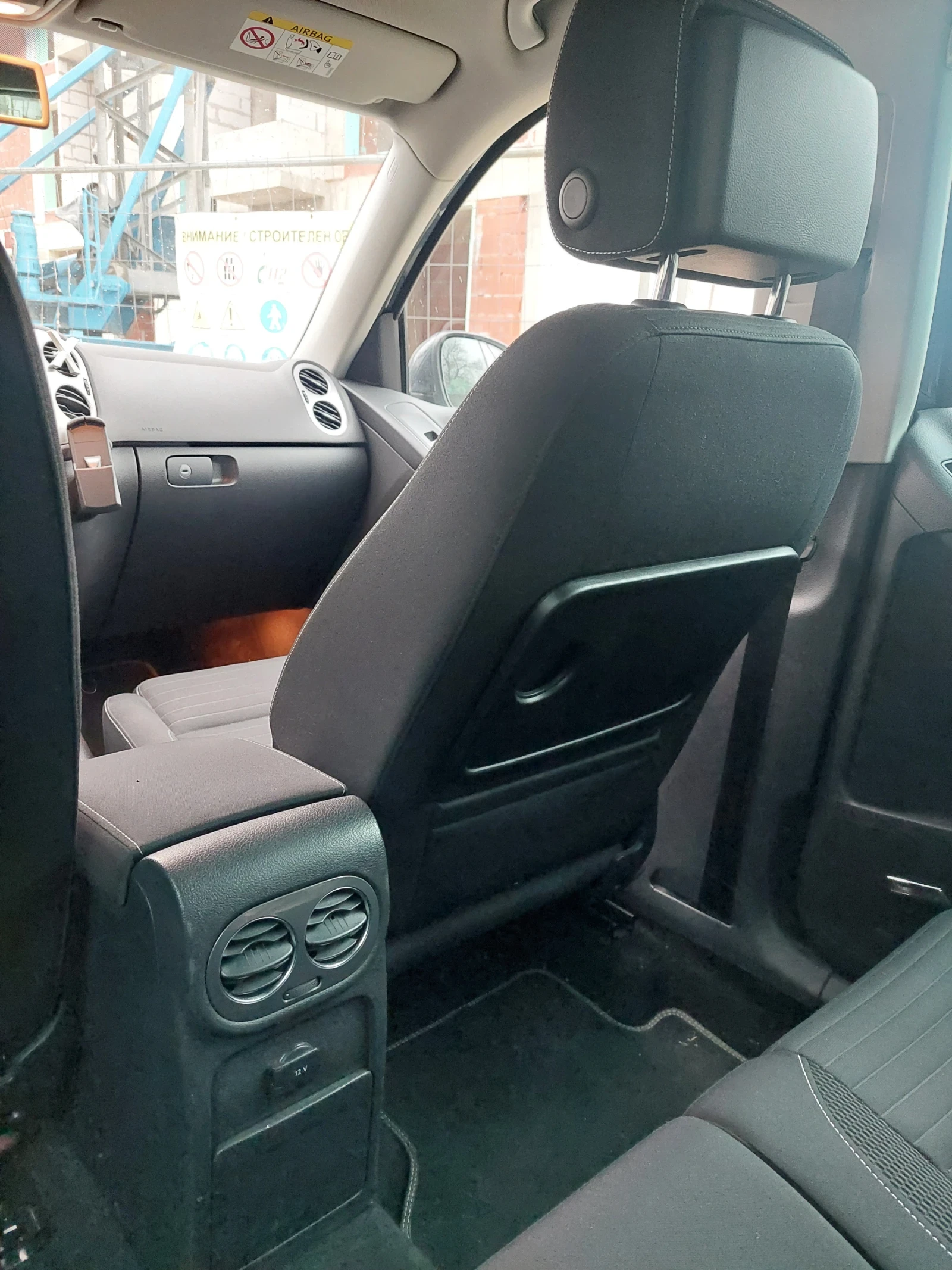 VW Tiguan  CUP/2.0 TDI/184к.с/4x4/AVTOMAT/19ц. НОВИ ГУМИ, снимка 10 - Автомобили и джипове - 54126406