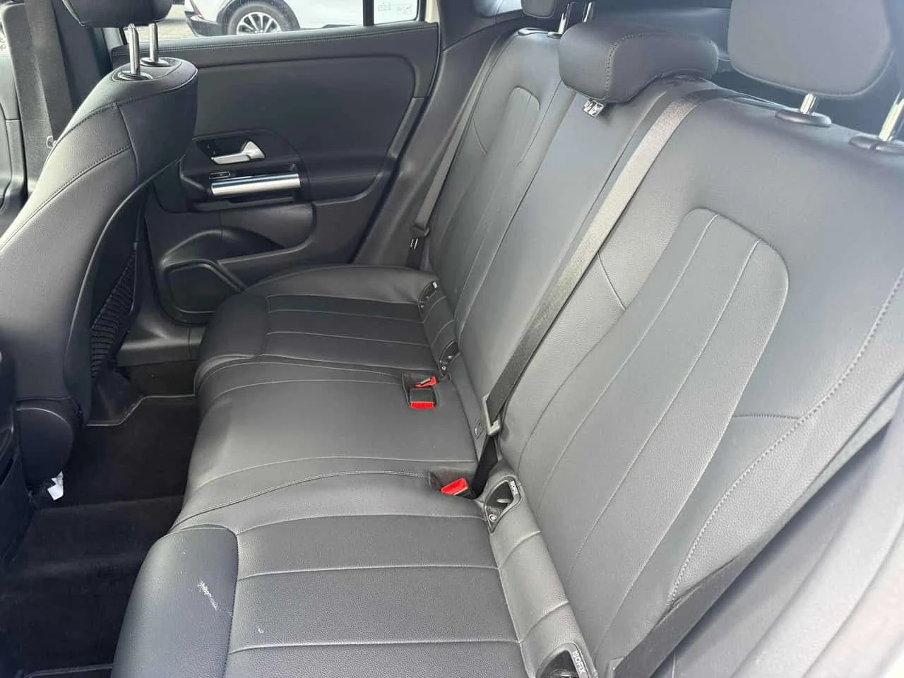 Mercedes-Benz GLA * 250 * CARFAX * ОПЦИЯ ЗА ФИНАНСИРАНЕ , снимка 13 - Автомобили и джипове - 55724307
