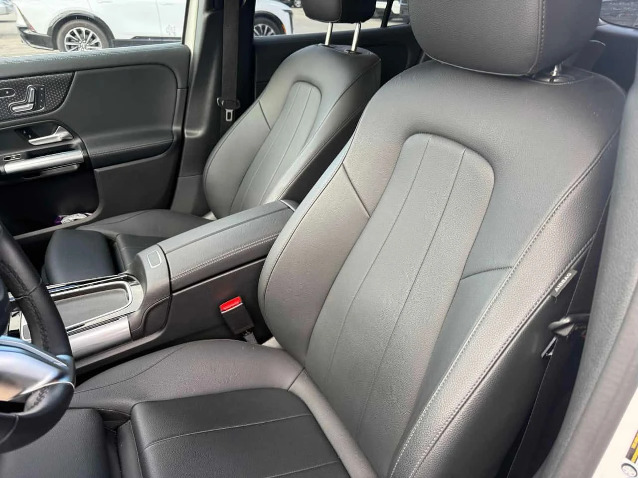Mercedes-Benz GLA * 250 * CARFAX * ОПЦИЯ ЗА ФИНАНСИРАНЕ , снимка 14 - Автомобили и джипове - 55724307