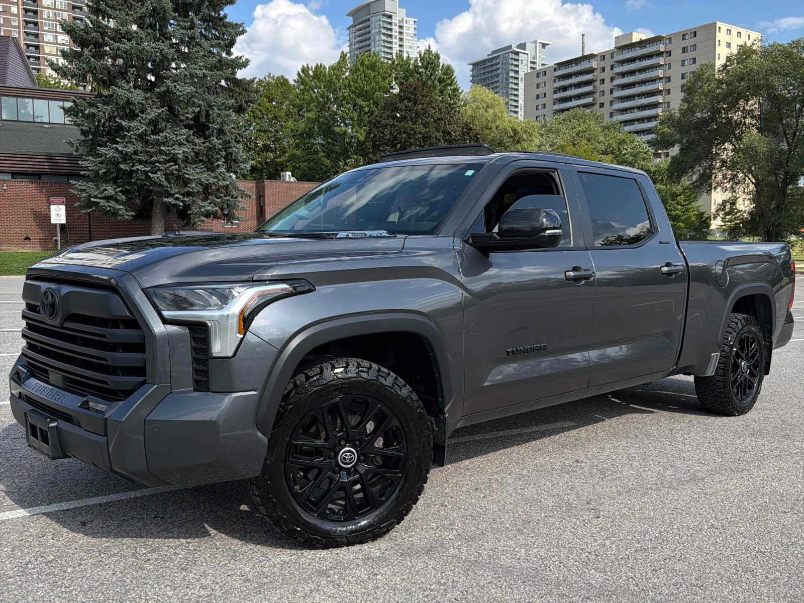 Toyota Tundra * Limited Hybrid * CARFAX * ОПЦИЯ ЗА ФИНАНСИРАНЕ