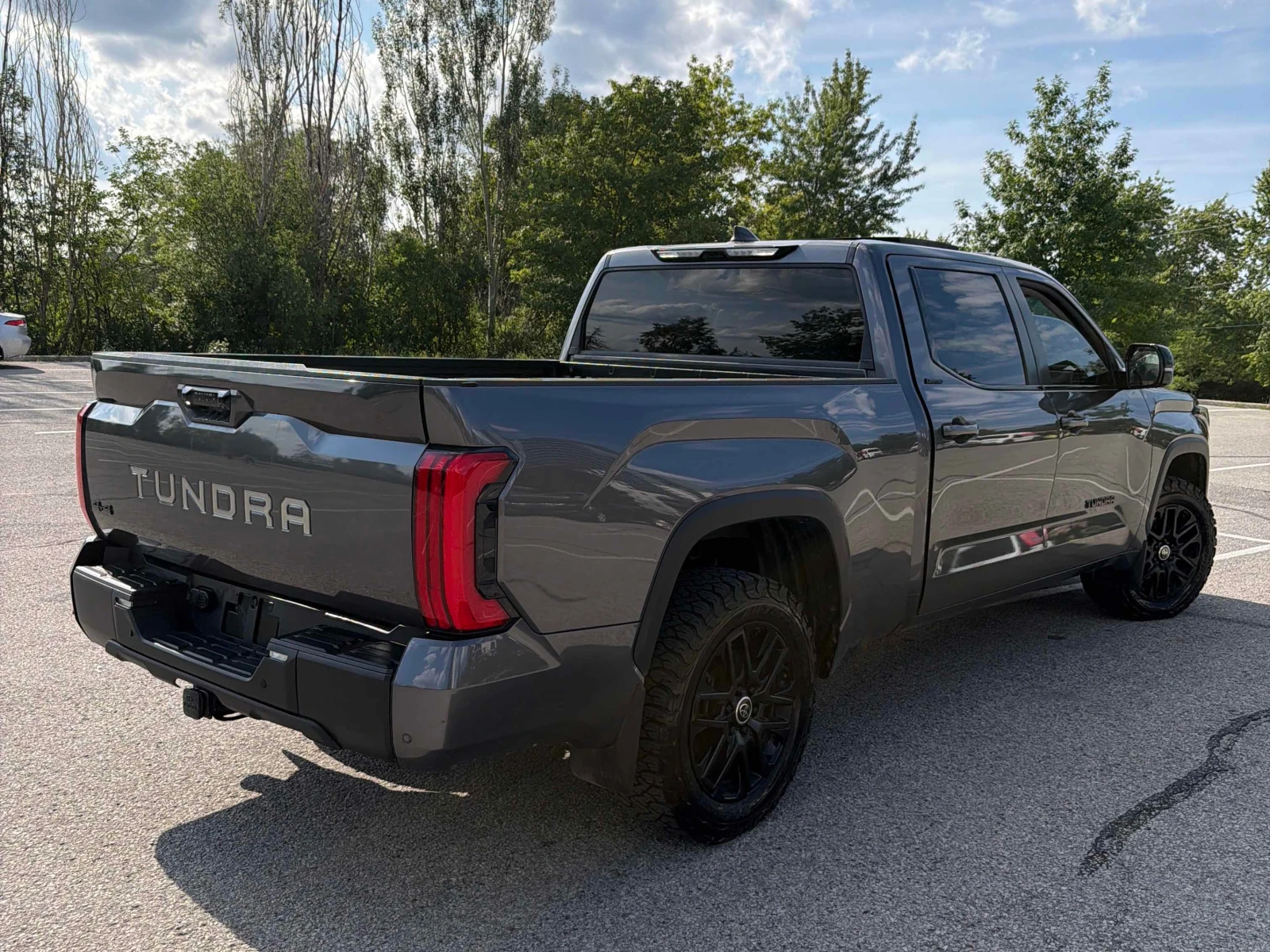 Toyota Tundra * Limited Hybrid * CARFAX * ОПЦИЯ ЗА ФИНАНСИРАНЕ, снимка 3 - Автомобили и джипове - 56056862