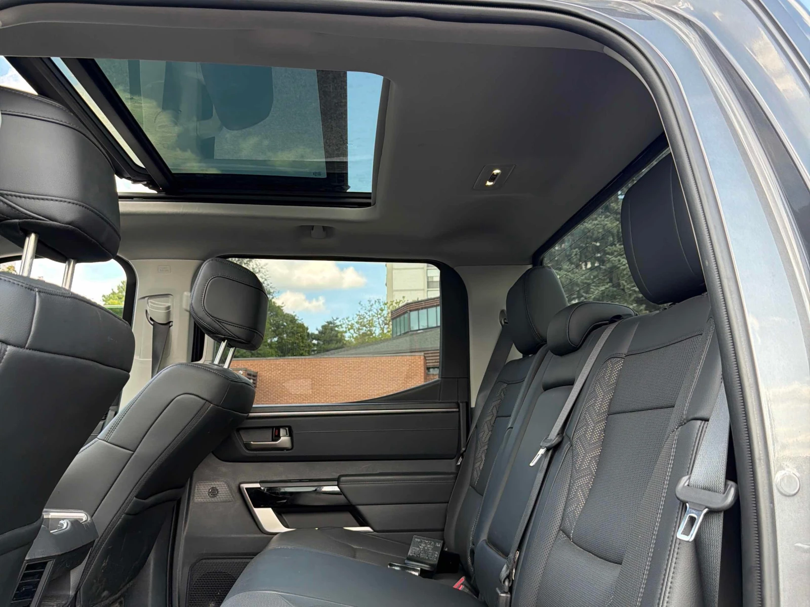 Toyota Tundra * Limited Hybrid * CARFAX * ОПЦИЯ ЗА ФИНАНСИРАНЕ, снимка 12 - Автомобили и джипове - 56056862