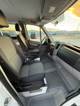 Обява за продажба на VW Crafter 9-Местен-Клима-2.0TDi-Евро6 ~31 500 лв. - изображение 11 | Auto.bg Обява за продажба на VW Crafter 9-Местен-Клима-2.0TDi-Евро6 ~31 500 лв. - изображение 11