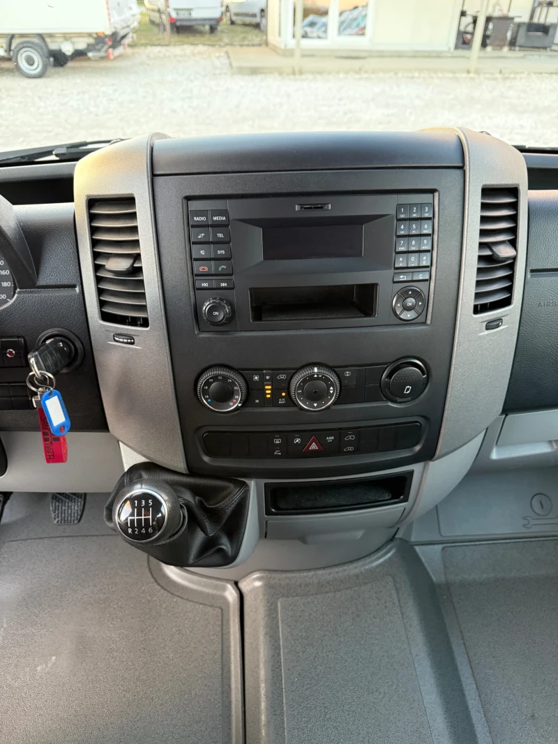 VW Crafter 9-Местен-Клима-2.0TDi-Евро6, снимка 14 - Бусове и автобуси - 52214849