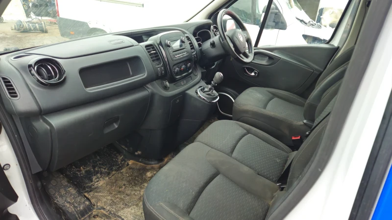 Renault Trafic 1.6dci/на части , снимка 6 - Бусове и автобуси - 53205599