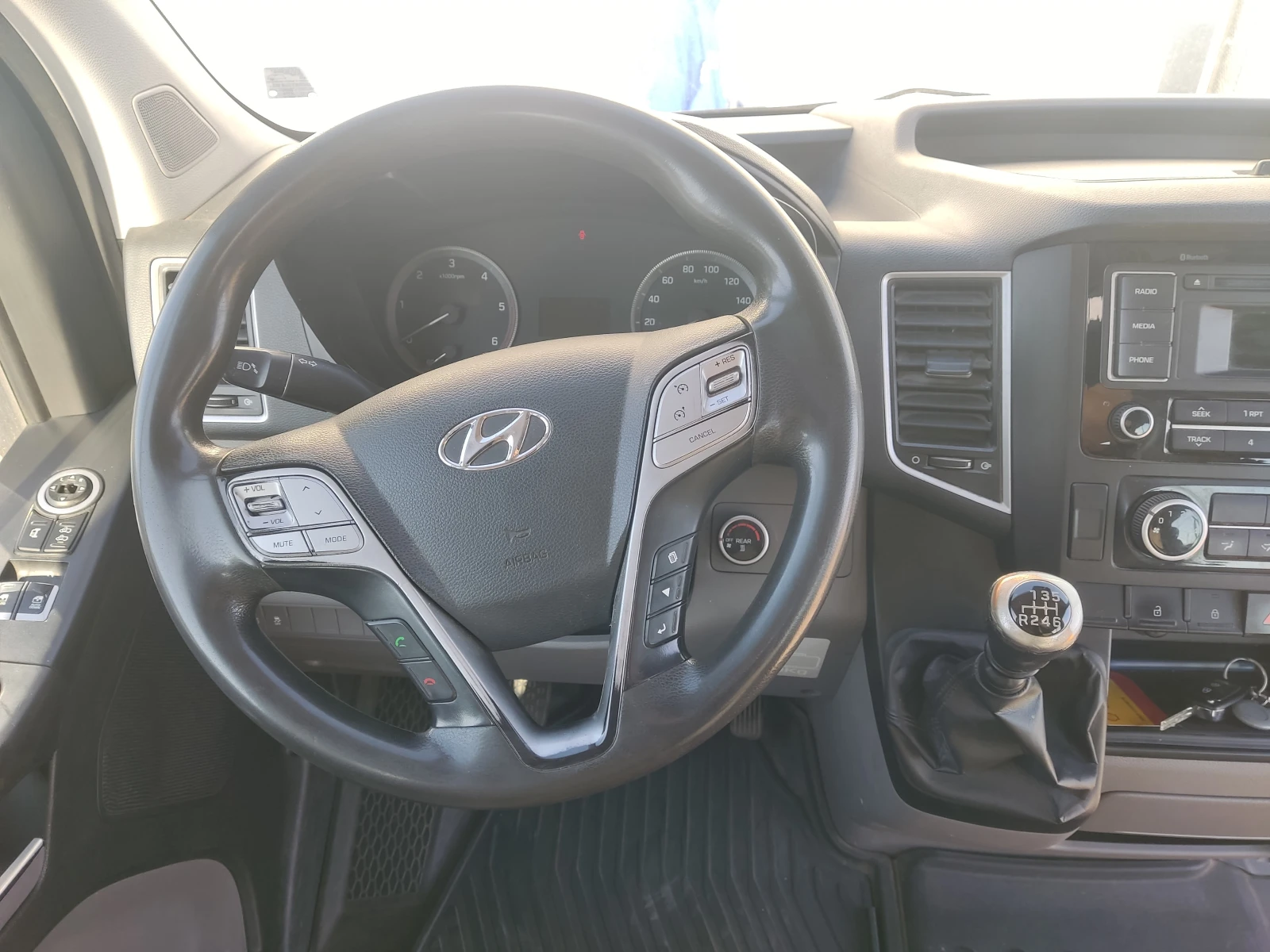 Hyundai H350 Автобус, снимка 10 - Бусове и автобуси - 56084982