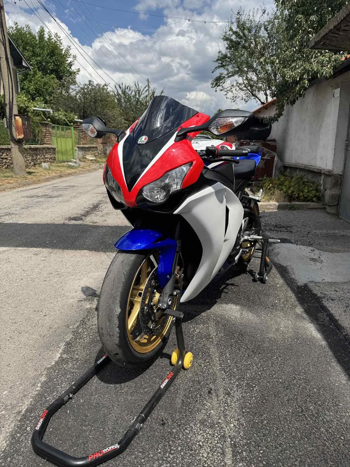 Honda Cbr 1000, снимка 2 - Мотоциклети и мототехника - 56144601