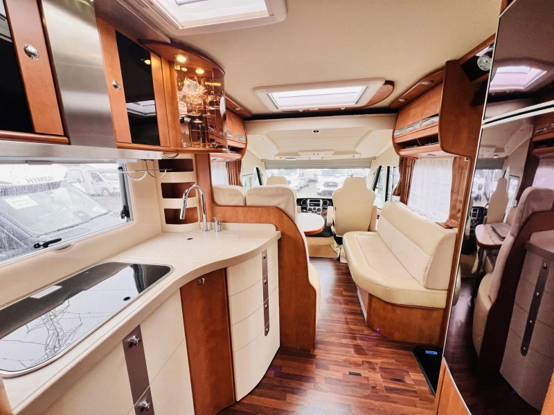 Кемпер Carthago Chic High Liner 59 Iveco, снимка 9 - Каравани и кемпери - 53397031