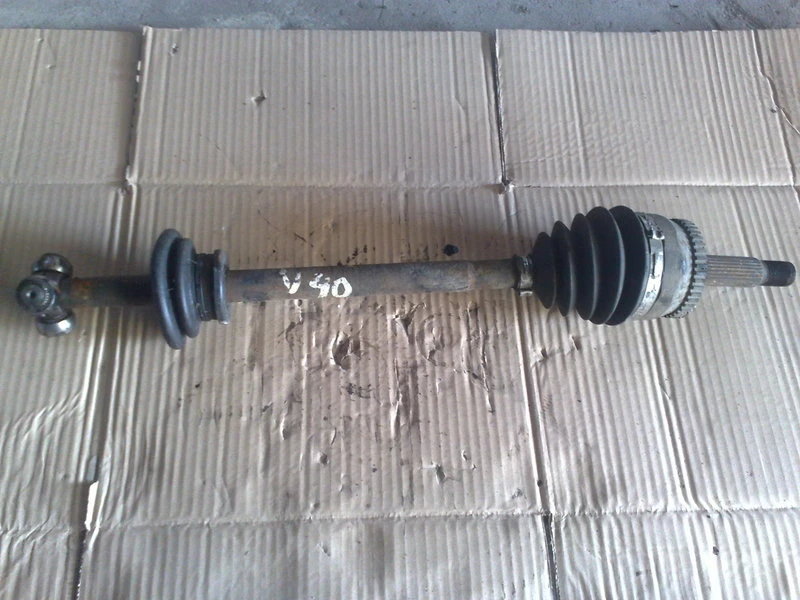 Полуоска предна дясназа Волво В40 1.9дти