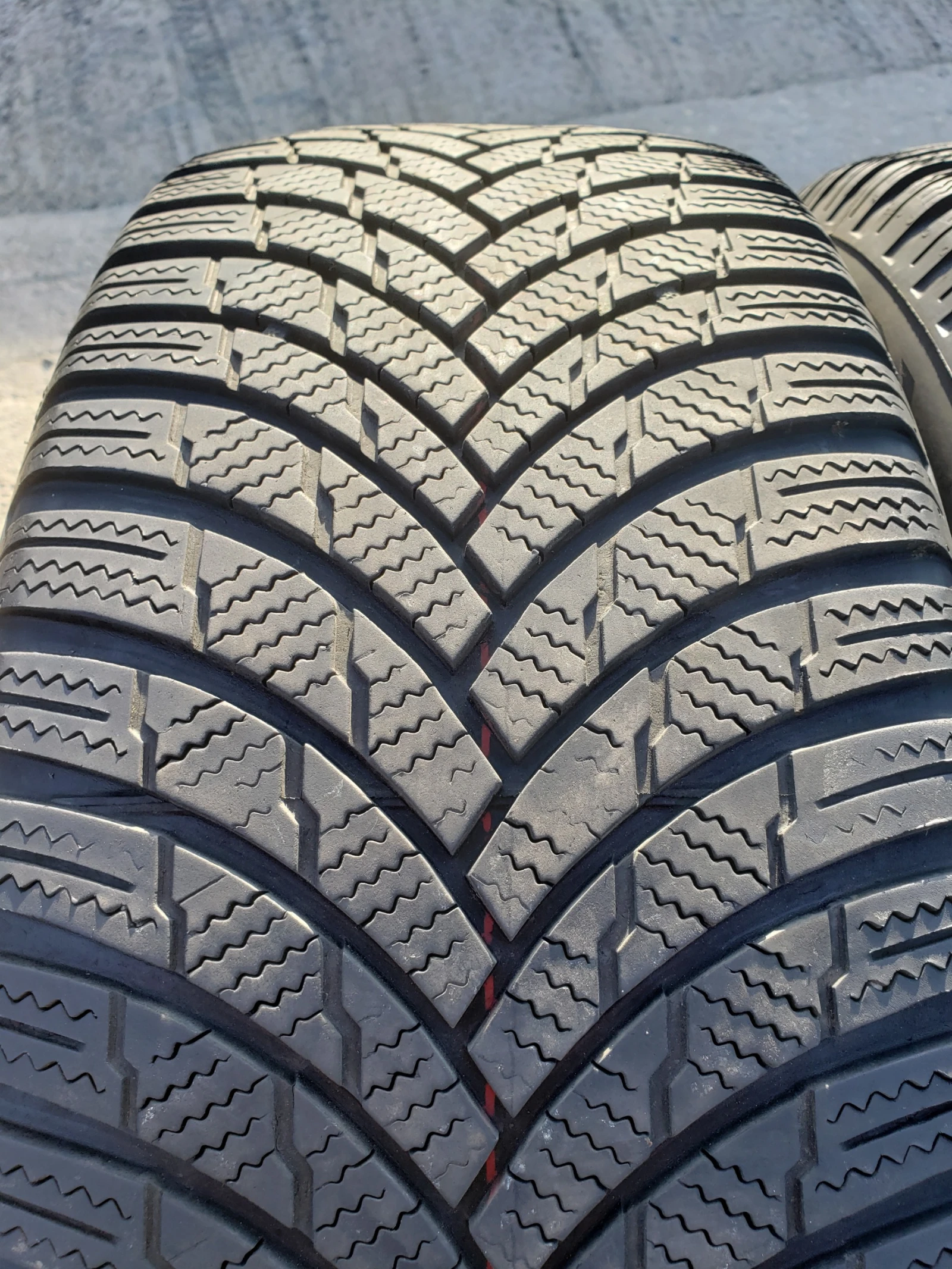 Гуми Зимни 235/55R18