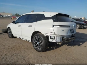 BMW iX xDrive50, снимка 3