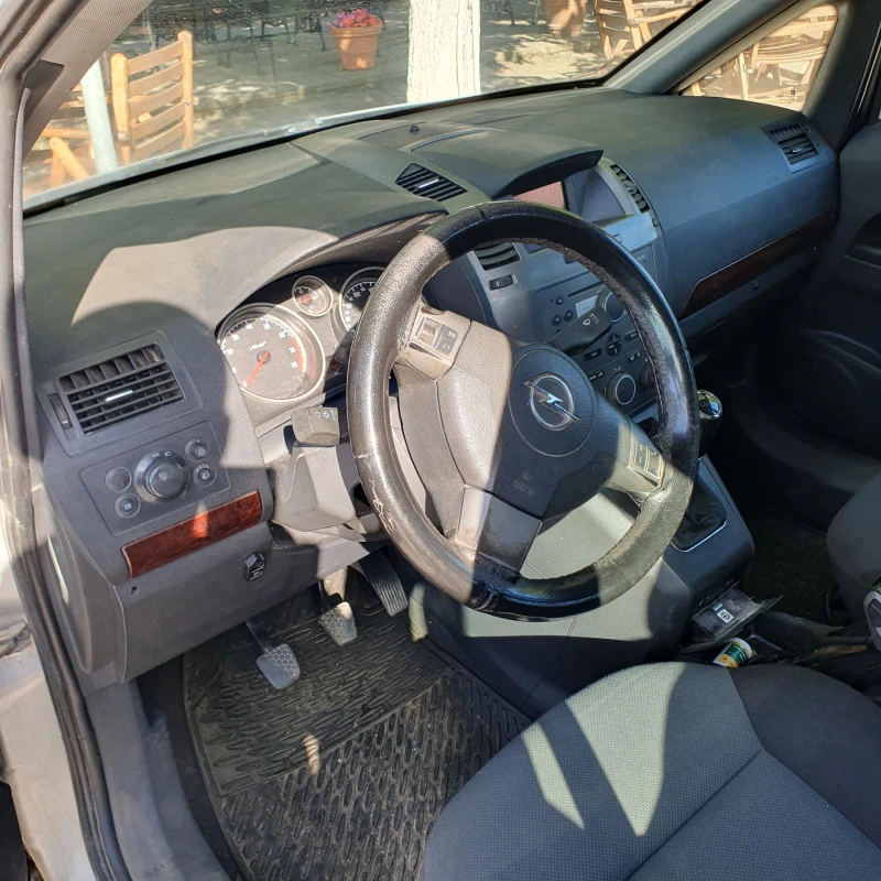 Opel Zafira 1.6i, снимка 2 - Автомобили и джипове - 47275347